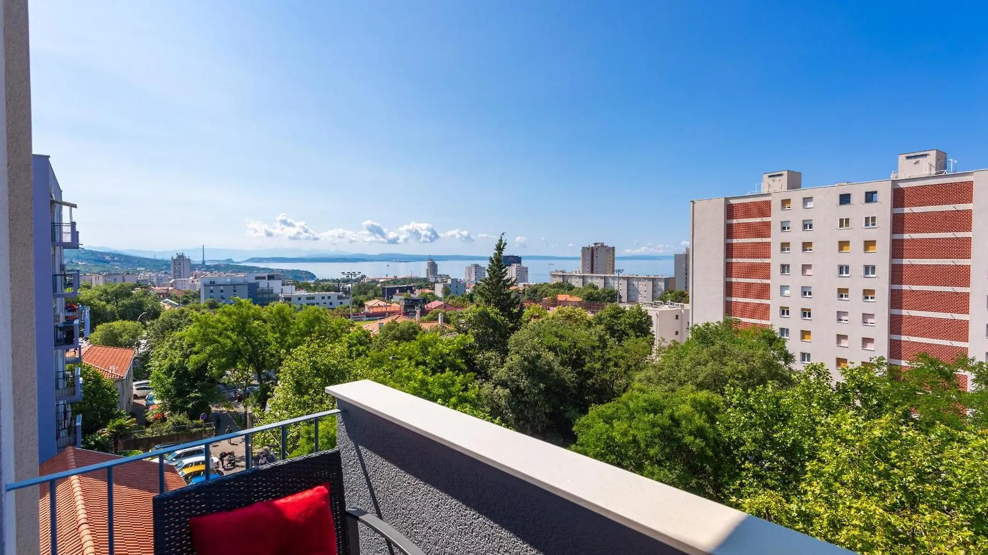 Brand New Apartment Close To The Beach, City Center And University Of Rijeka - Apartment Karlo 0*,  Croatia