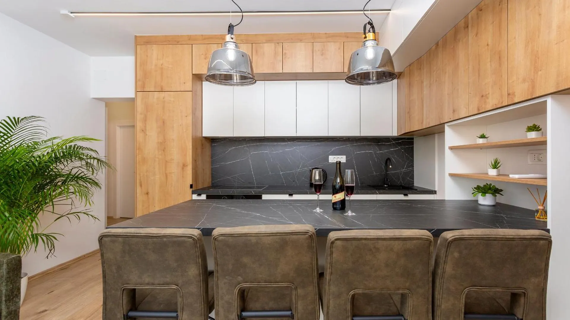 Brand New Apartment Close To The Beach, City Center And University Of Rijeka - Apartment Karlo 0*,